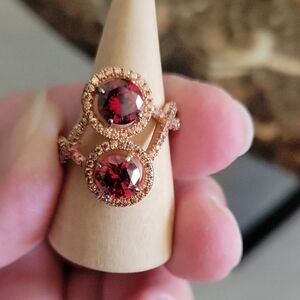 Elegant Red Gemstone Ring
